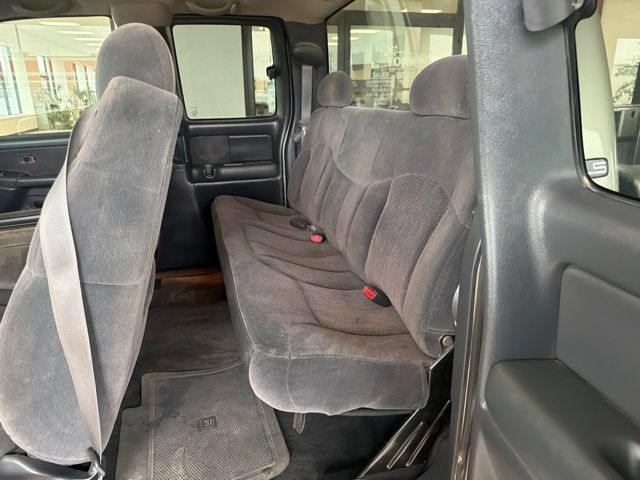 Used 2001 Chevrolet Silverado 1500 LS w/ Firm Ride Suspension Pkg AWD/4WD image 17