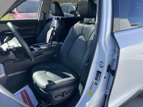 Used 2024 Toyota Grand Highlander Limited AWD/4WD image 27