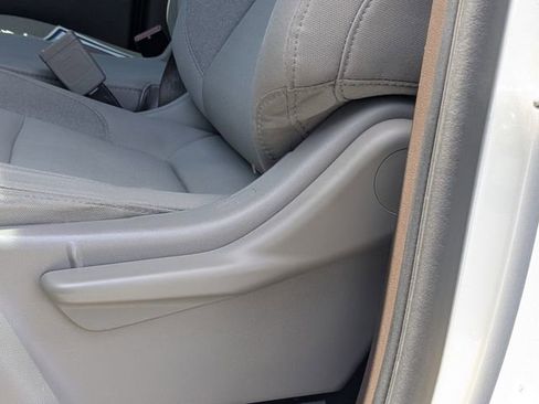 Used 2020 Chevrolet Silverado 1500 LT image 17