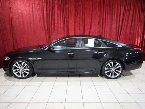 Used 2017 Jaguar XJ R-Sport AWD/4WD image 4