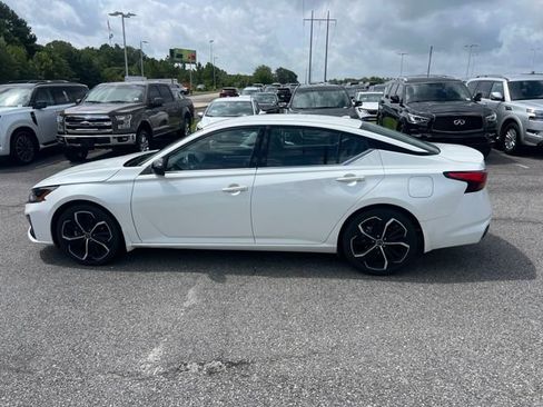 Used 2023 Nissan Altima 2.5 SR FWD image 5