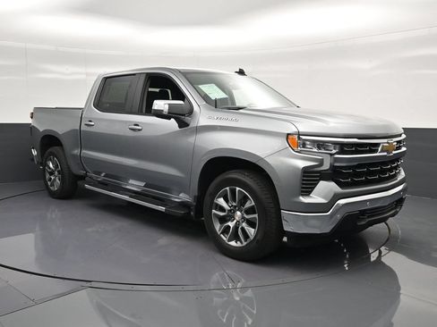 Used 2025 Chevrolet Silverado 1500 LT w/ Safety Package RWD image 5
