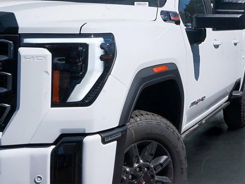 Used 2025 GMC Sierra 2500 AT4 w/ AT4 Premium Plus Package image 30