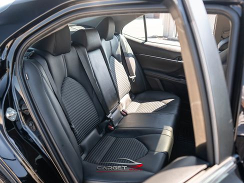 Used 2019 Toyota Camry SE w/ Convenience Package image 18