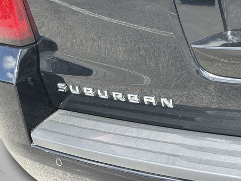 Used 2019 Chevrolet Suburban LS RWD image 9