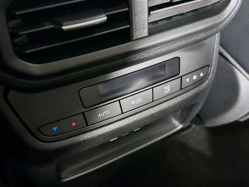 Used 2024 Honda Pilot EX-L image 29