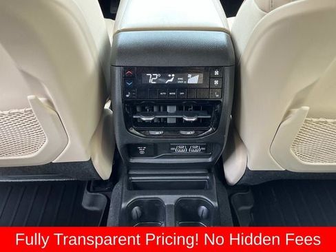 Used 2022 Jeep Grand Cherokee L Limited AWD/4WD image 16