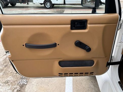 Used 1998 Jeep Wrangler Sahara image 15