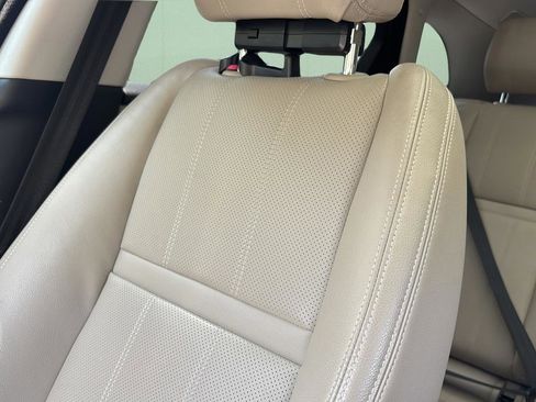 Used 2018 Land Rover Range Rover Velar S AWD/4WD image 39