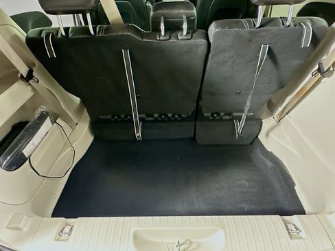 Certified 2024 Chrysler Pacifica Touring-L image 35