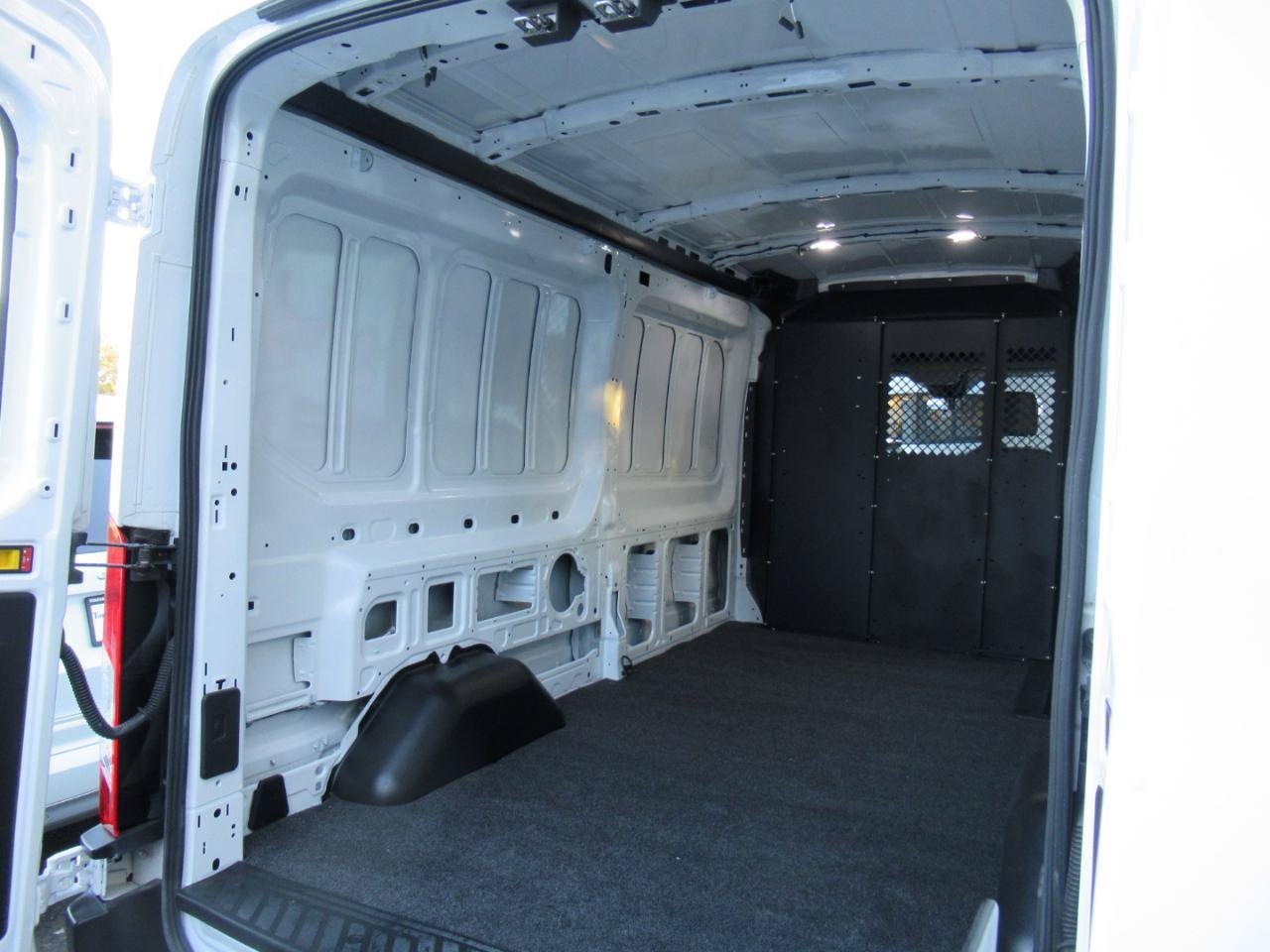 Used 2019 Ford Transit 250 148 Medium Roof RWD image 13