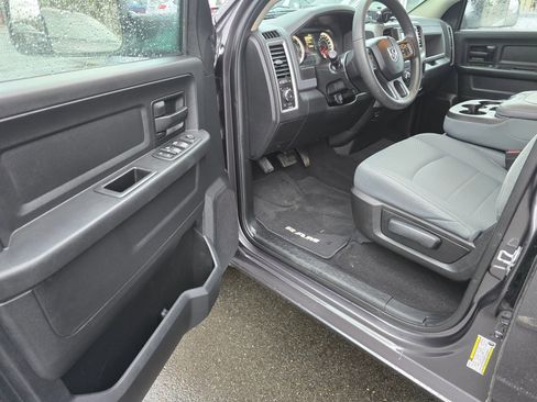 Used 2017 RAM 1500 Express image 23