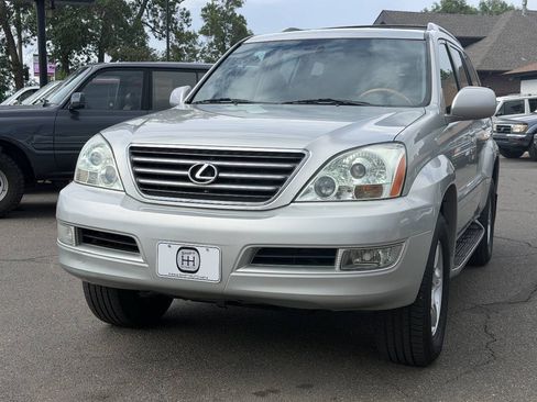 Used 2004 Lexus GX 470 w/ Preferred Accessory Pkg AWD/4WD image 2