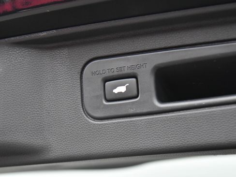 Used 2025 Honda Pilot EX-L image 46