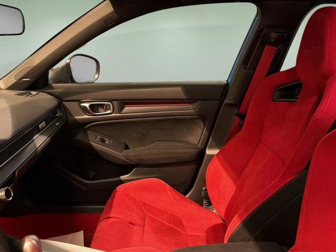 Used 2025 Honda Civic Type R image 8