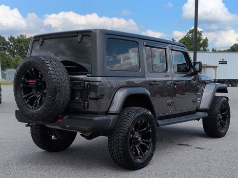 Used 2018 Jeep Wrangler Unlimited Sahara w/ Dual Top Group AWD/4WD image 3