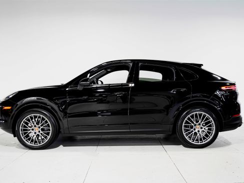 Used 2023 Porsche Cayenne Platinum Edition image 7