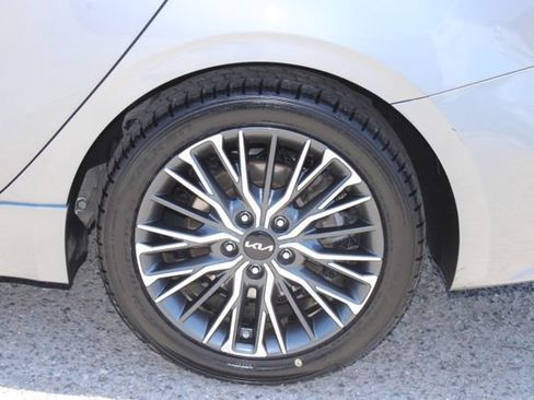 Used 2023 Kia Forte GT-Line w/ GT-Line Premium Package FWD image 9
