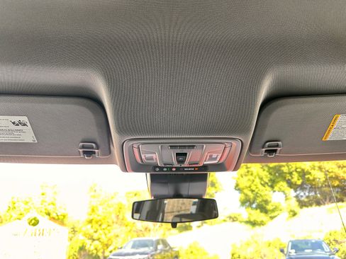 New 2025 GMC Sierra 1500 SLE image 17