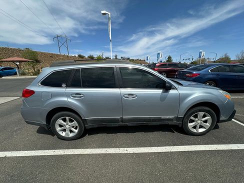Used 2014 Subaru Outback 2.5i AWD/4WD image 9