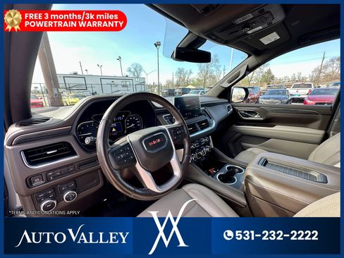 Used 2021 GMC Yukon SLT w/ SLT Luxury Package image 17