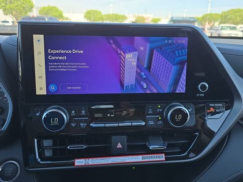 New 2026 Toyota Highlander XLE image 23