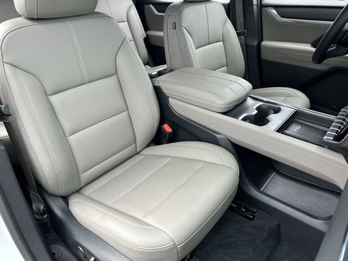 Used 2024 GMC Acadia Elevation FWD image 28