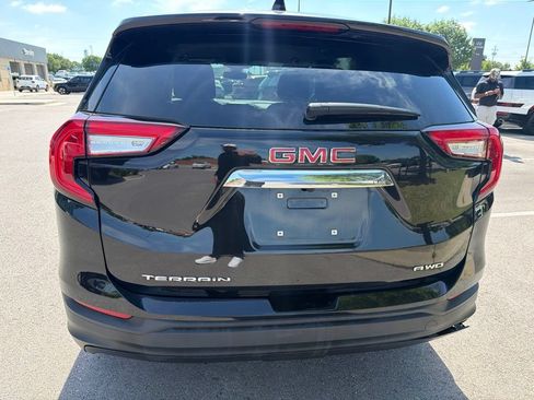 Used 2024 GMC Terrain SLE AWD/4WD image 8