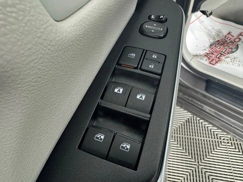 Used 2017 Toyota Camry LE image 36