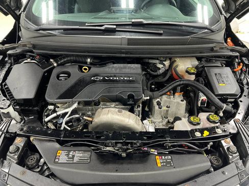 Used 2017 Chevrolet Volt Premier w/ Driver Confidence II Package FWD image 28