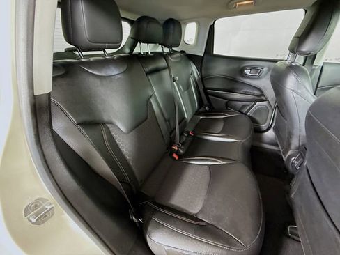 Used 2021 Jeep Compass Latitude FWD image 32