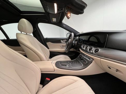 Used 2023 Mercedes-Benz E 350 4MATIC Sedan image 6