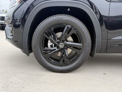 New 2026 Volkswagen Atlas Cross Sport SEL R-Line image 9