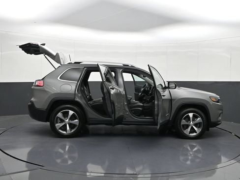 Used 2021 Jeep Cherokee Limited AWD/4WD image 40