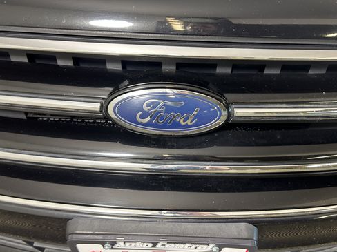 Used 2017 Ford Escape SE w/ Equipment Group 201A AWD/4WD image 8
