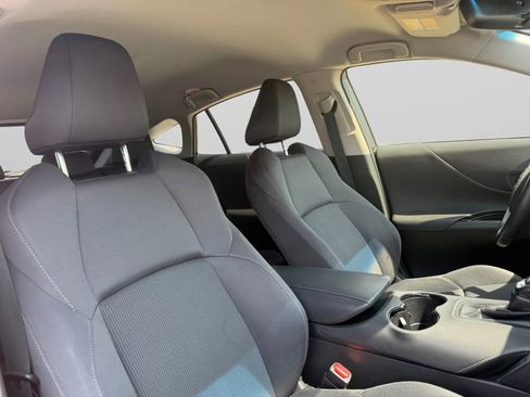 Used 2021 Toyota Venza LE image 37