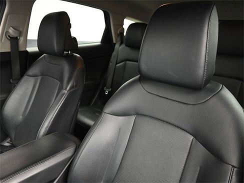 Used 2023 Kia Sportage EX image 19