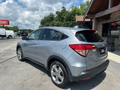 Used 2017 Honda HR-V EX image 3