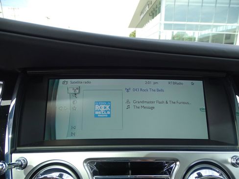 Used 2015 Rolls-Royce Wraith RWD image 21