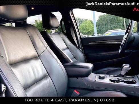 Used 2020 Jeep Grand Cherokee Limited AWD/4WD image 7