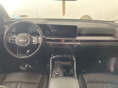 Certified 2024 Kia Sorento S image 6