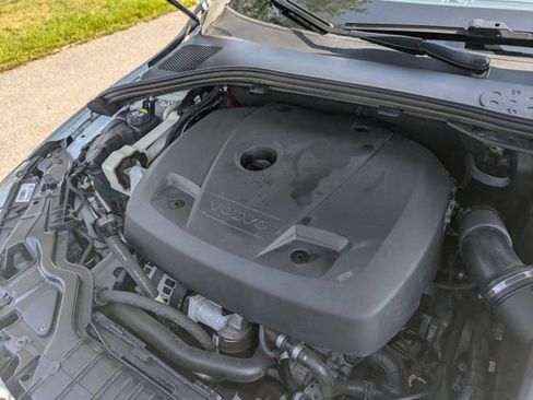 Used 2018 Volvo S60 T5 Dynamic w/ Vision Package image 32