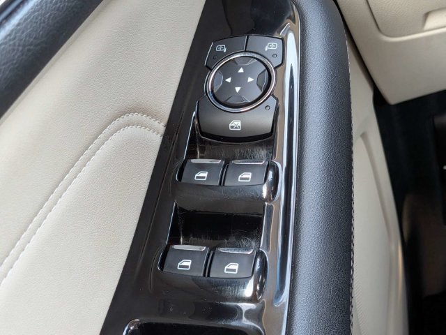 Used 2019 Ford Edge Titanium w/ Class II Trailer Tow Package AWD/4WD image 25