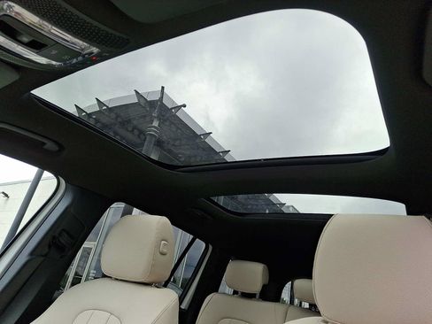 Used 2026 Mercedes-Benz GLB 250 4MATIC image 11