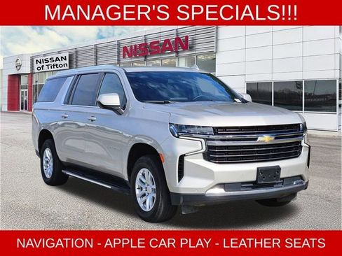 Used 2024 Chevrolet Suburban LT RWD image 1