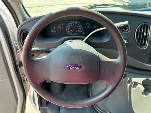 Used 2003 Ford E-150 and Econoline 150 RWD image 12