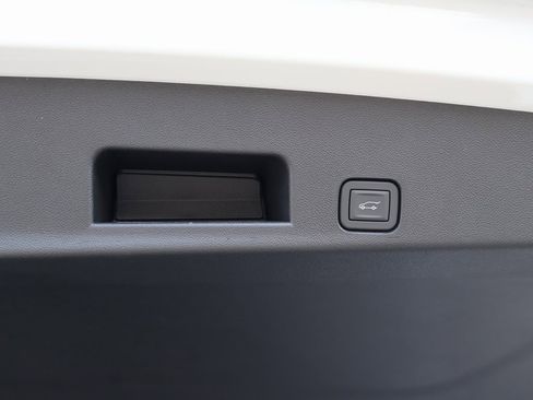 New 2026 Chevrolet Traverse LT w/ Driver Confidence Package image 29