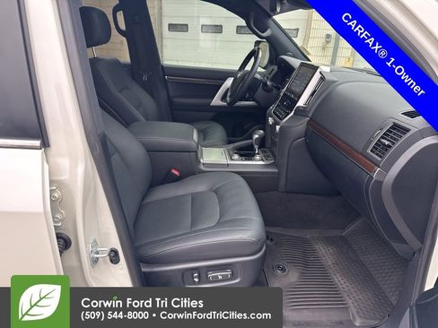 Used 2021 Toyota Land Cruiser image 5