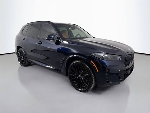 New 2026 BMW X5 xDrive40i w/ M Sport Package AWD/4WD image 3