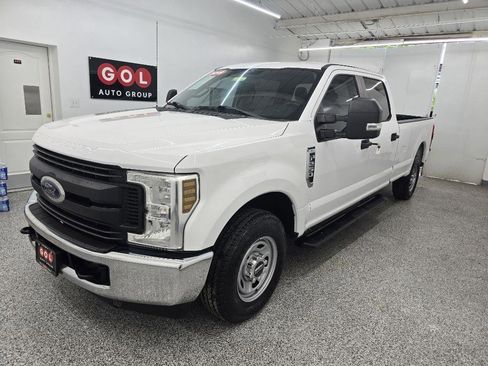 Used 2019 Ford F250 XL w/ Power Equipment Group image 4